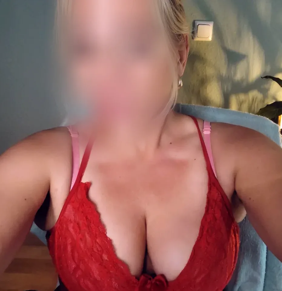 Christina, 37