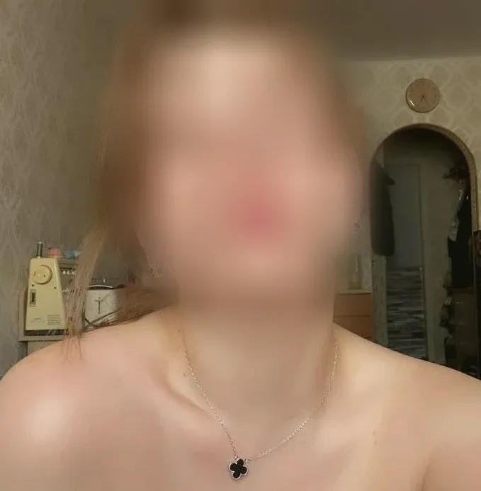 Julie, 32