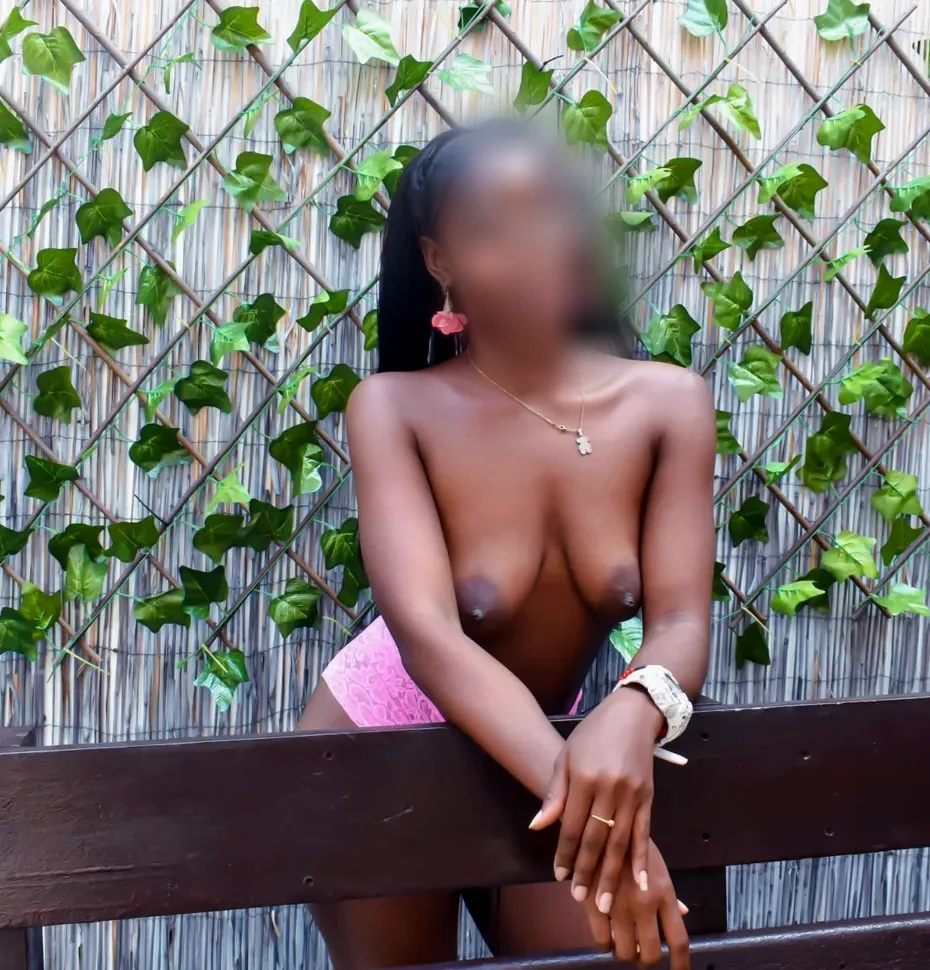 Karla, 22