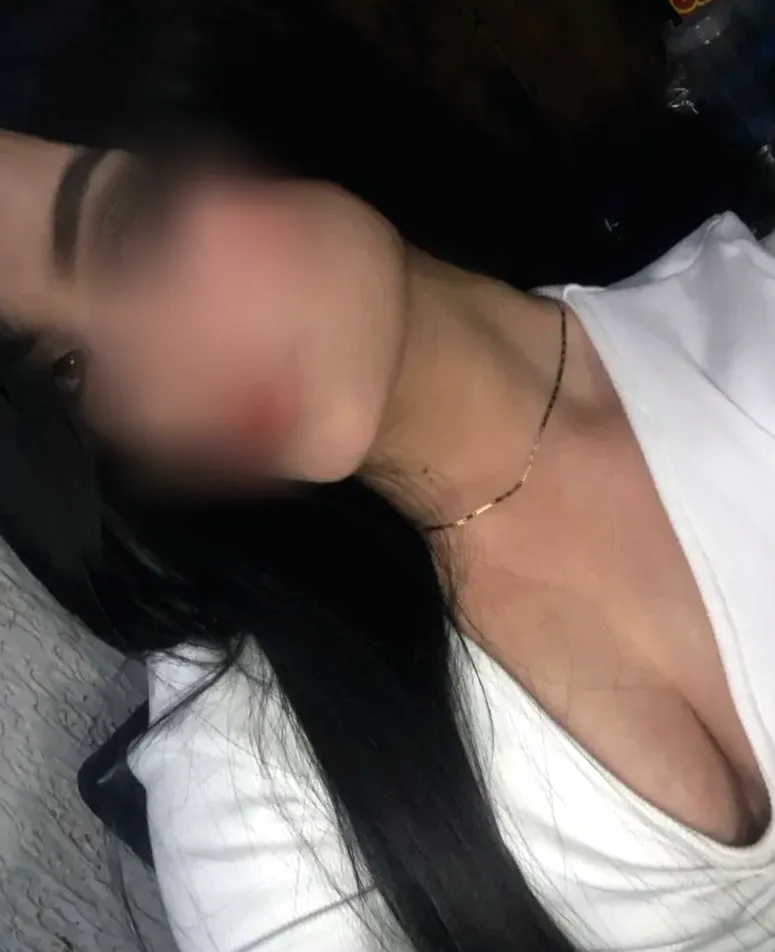 Katrine, 21